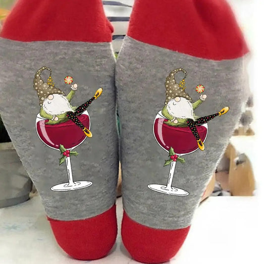 Medias navideñas con copas de vino y forma de gnomo (talla única)